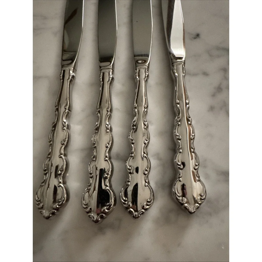 Oneida deluxe stainless BEETHOVEN Silverplate 4 Dinner Knives flatware